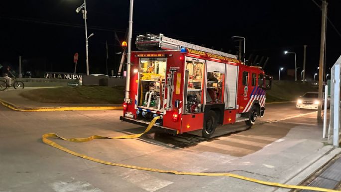 Bomberos llevan adelante un simulacro de incendio en el ChangoMás