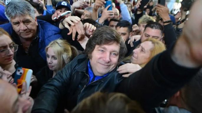 Milei visitó Alta Gracia y Córdoba capital y volvió a hablar de dolarización