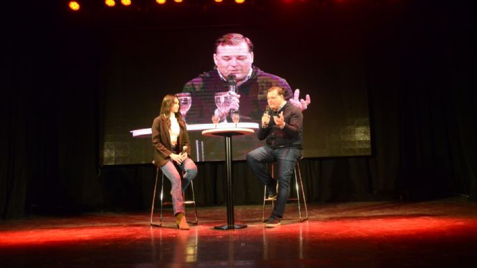 Darío Capitani lanzó su candidatura en el Teatro Verdi