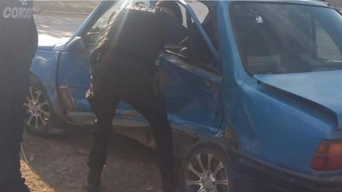Fuerte choque entre dos autos en bulevar Vélez Sarsfield y Rucci