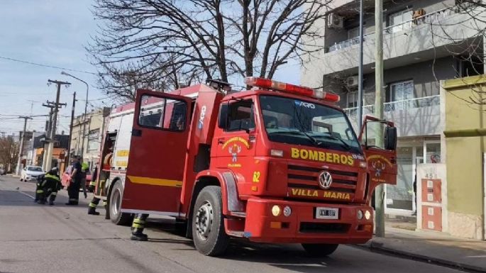 Bomberos controlaron incendio en un edificio de barrio Centro