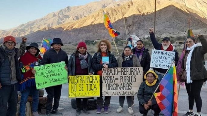 Comunidades originarias mantienen cortes de ruta en rechazo a la reforma