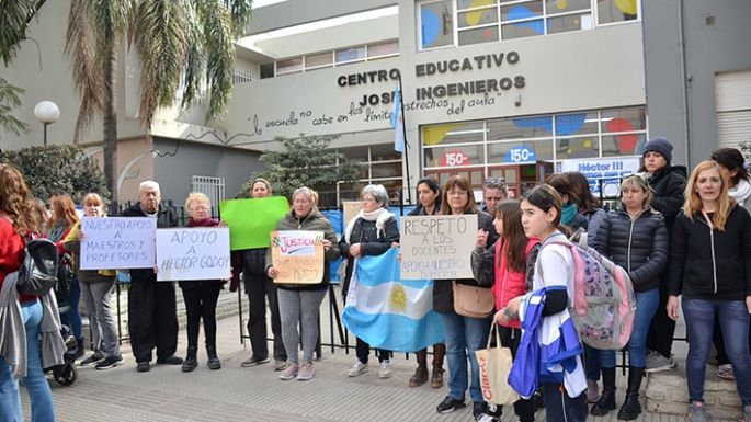 “Abuso y atropello, una constante de la oficialidad, a la docencia cordobesa”