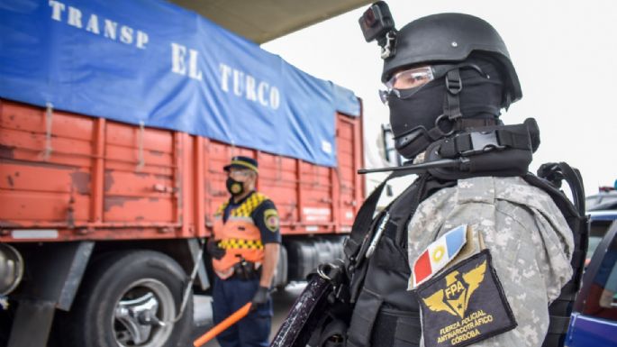 Dos sujetos detenidos tras secuestrar drogas en su vehículo