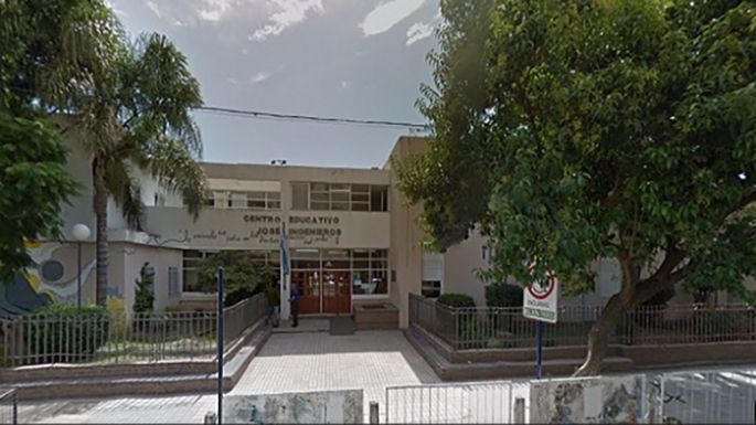 Familias de la Escuela José Ingenieros manifestaron su apoyo al director
