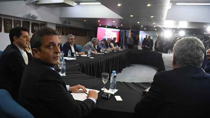 Fuerte respaldo de gobernadores a Massa