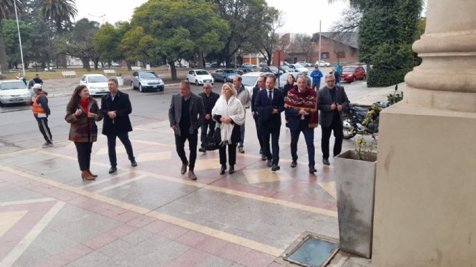 Se suspendió el acto por la lluvia, pero Gill encabezó el Tedeum en la Catedral