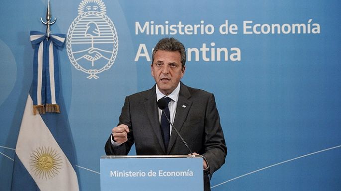 Massa dijo que "no se va a usar un solo dólar de las reservas" para pagar al FMI