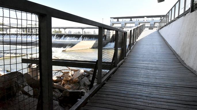La costanera suma destrozos y un estado de abandono importante