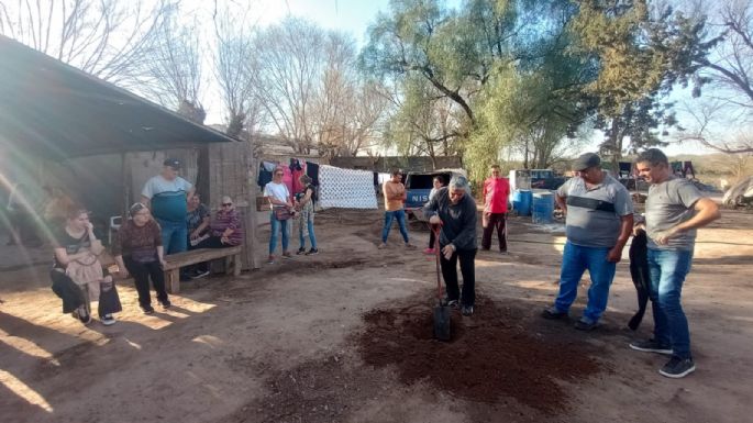 Realizan ritual con ofrendas a la tierra por el Día de la Pachamama