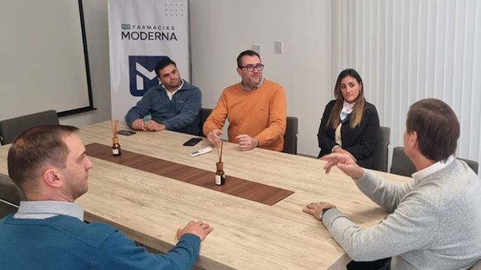 Por los barrios y con empresarios