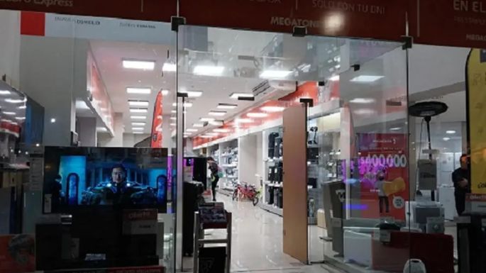 En un minuto robaron más de 30 celulares en Megatone