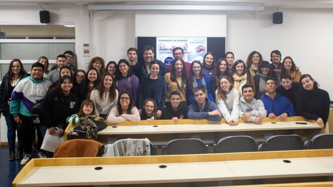 Estudiantes fueron premiados en proyectos por los 40 años de democracia