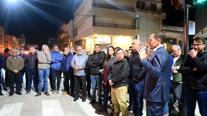 Después de casi 12 años, los vehículos transitan por la antigua peatonal