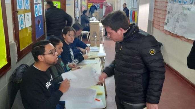 El inicio de la votación se demoró en algunas escuelas