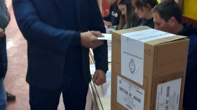 El inicio de la votación se demoró en algunas escuelas