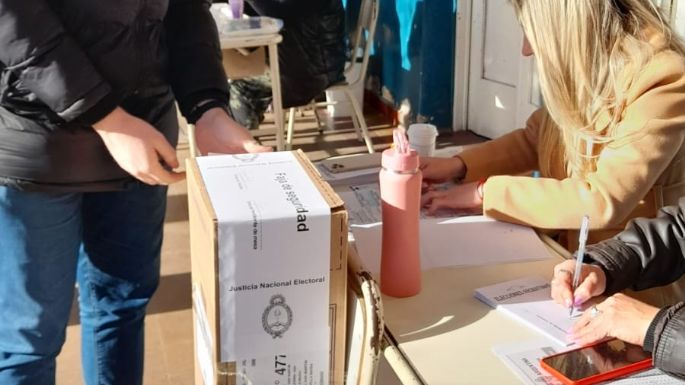 Intentan impedir el normal desarrollo del trabajo de periodistas y fotógrafos en las escuelas
