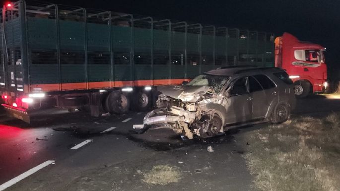 Un hombre sufrió severas lesiones en un choque entre un auto y una camioneta