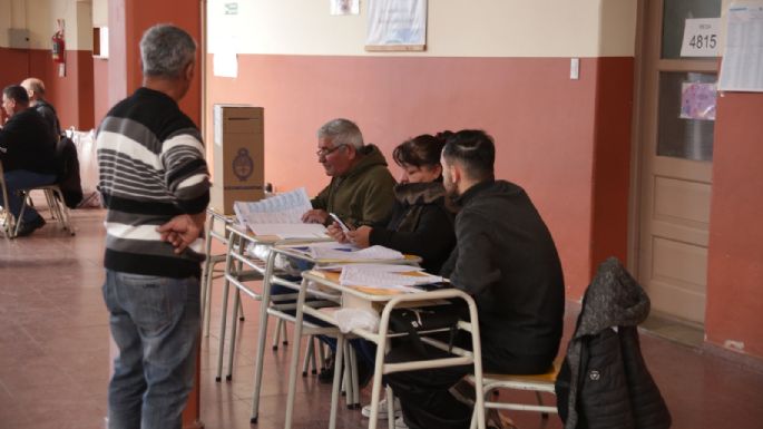Cerraron los comicios en todo el país, pero se extiende la votación en CABA