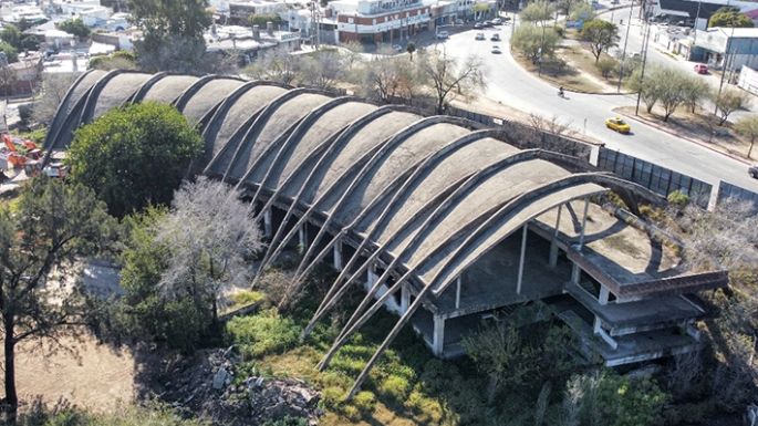 Demolieron el edificio conocido como “la araña”
