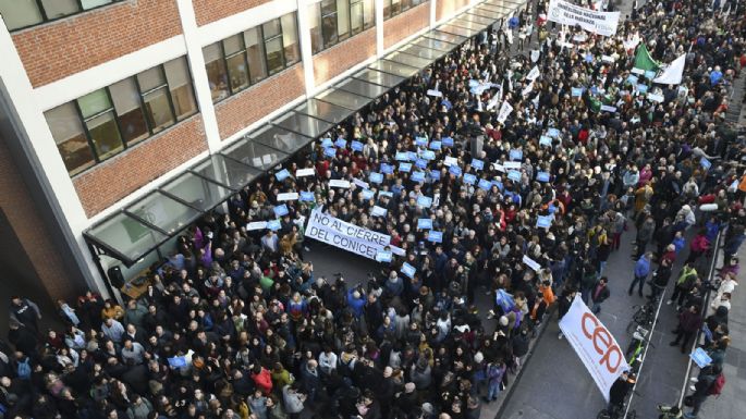Científicos rechazaron la propuesta de Milei para eliminar el Conicet y el Ministerio de Ciencia