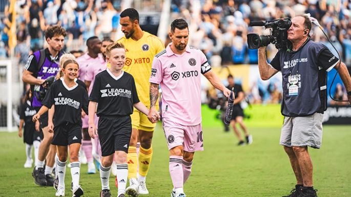 Messi va por su primer título y otro récord