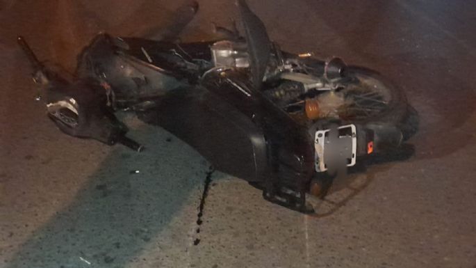 Motociclista se fracturó una pierna al ser embestido por un patrullero en barrio San Martín