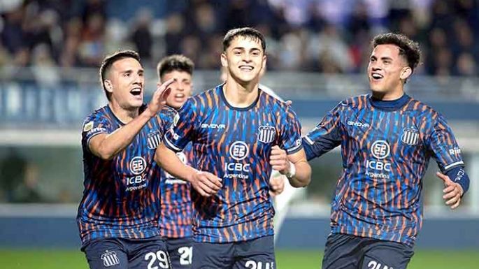Talleres arrancó a paso firme y Colón le dio otro golpe al Rojo