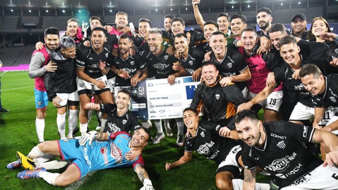 Batacazo de Chaco For Ever en el estadio Kempes