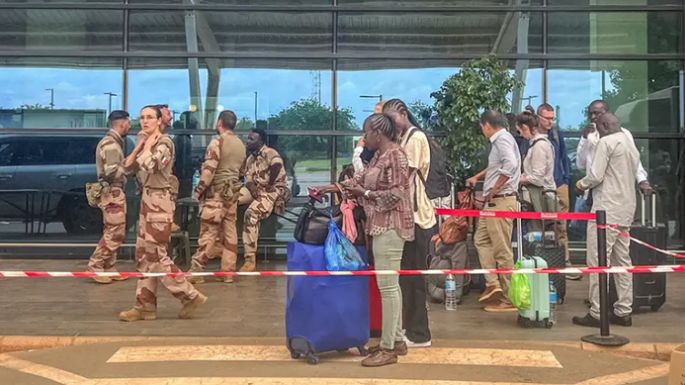 Cientos de evacuados en Níger tras el golpe