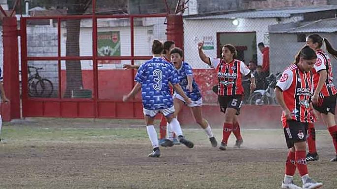 Las Leonas cayeron ante Atenas en semi, pero hicieron historia