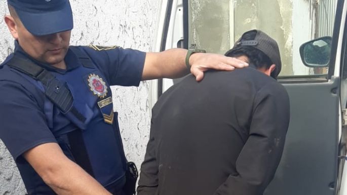 Un joven detenido tras agredir a su pareja con golpes de puño
