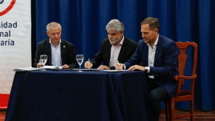 Filmus firmó la resolución para iniciar la construcción del Centro de Investigación en la UNVM