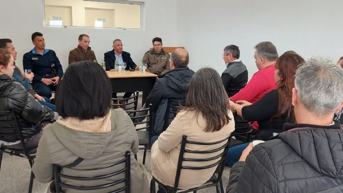 El municipio se reunió con representantes de supermercados y fuerzas de seguridad
