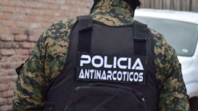 Un padre, su hijo de 16 y otros dos arrestados