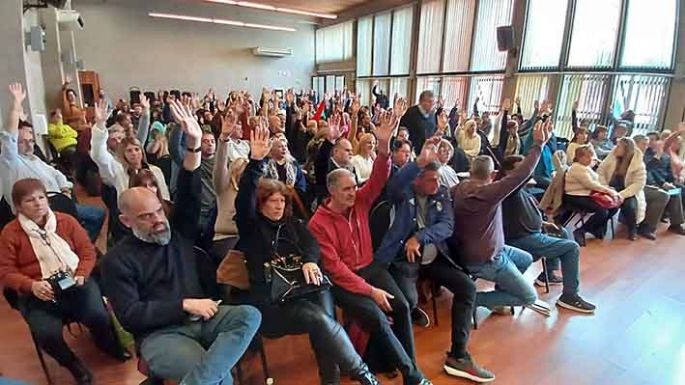 Docentes: rechazo y paro