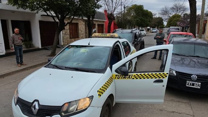 Tras un choque, un taxista agredió físicamente a otro conductor