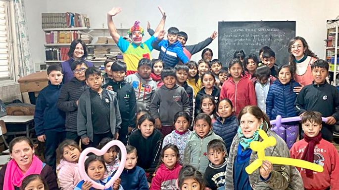 El Parque Industrial y  el abrazo a una escuela