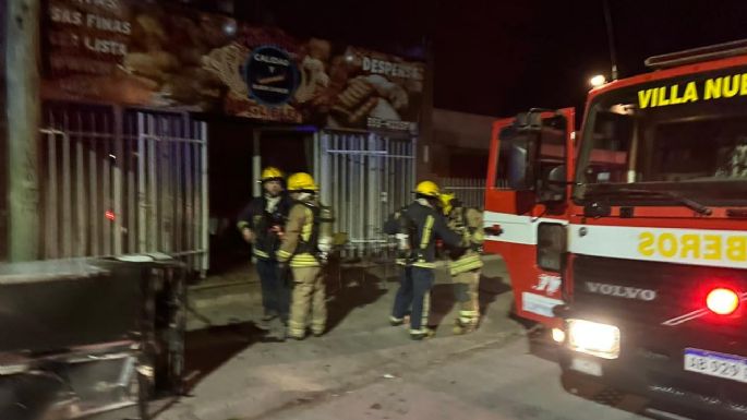Bomberos sofocaron un incendio en una panadería