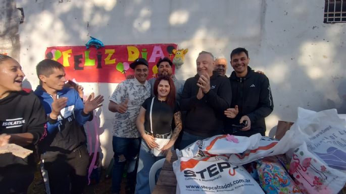 Kami y "El Moneda" festejaron junto a cientos de niños en el barrio San Martín