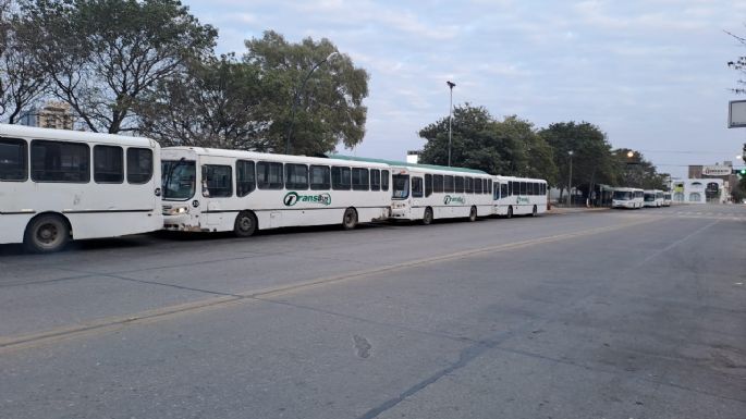 Continúa el paro de transporte urbano en Villa María