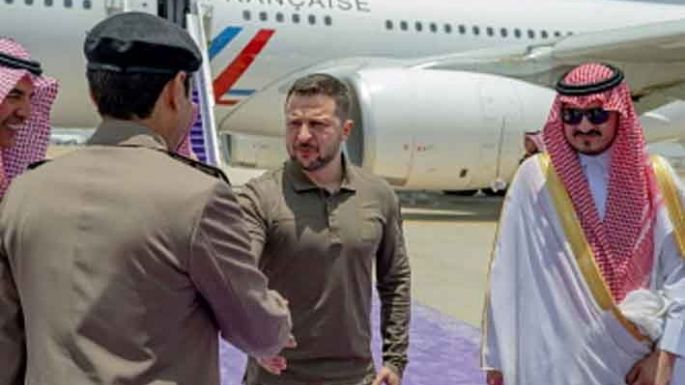Arabia Saudita recibe a delegados de unos 40 países para buscar una solución a la guerra