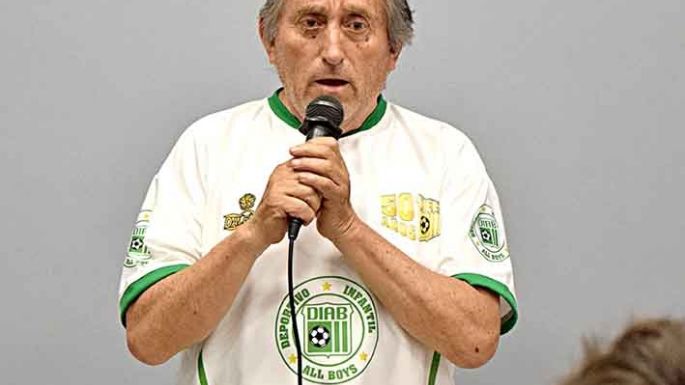 El baby abre el Clausura con un homenaje a Jorge Álamo
