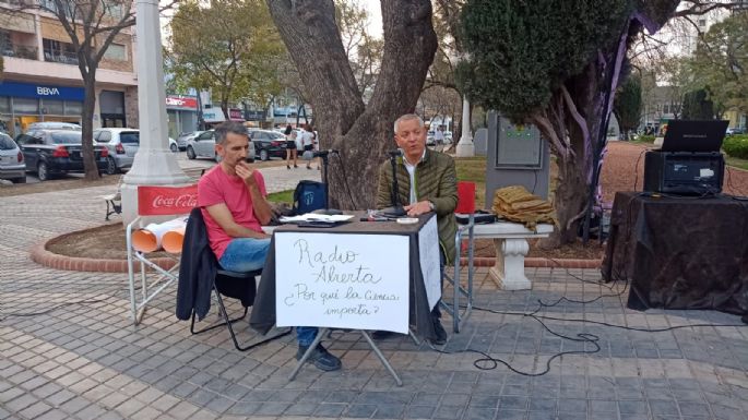 Realizan una radio abierta "en defensa de la ciencia"