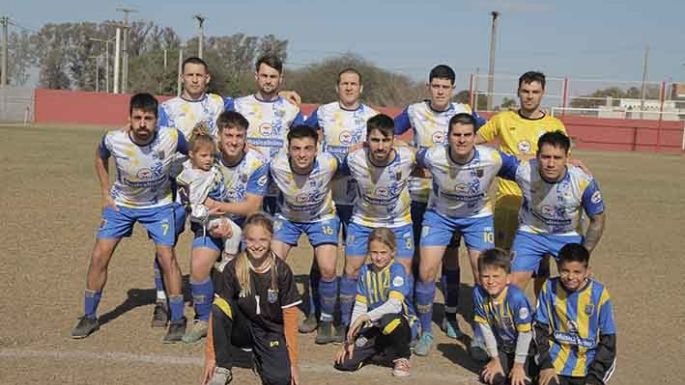 Las canchas vuelven a  poblarse con los clásicos