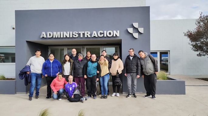 Con una visita al Parque Industrial, jóvenes con discapacidad completaron el taller de Orientación Laboral