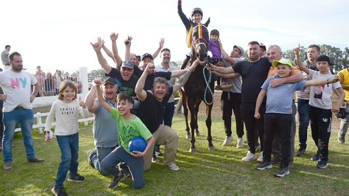 Poker Spring ganó el Clásico Aniversario