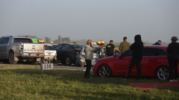 Imágenes impactantes: más de 40 vehículos chocaron en cadena cerca de Rosario