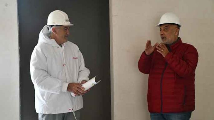 Visita en la obra de la residencia