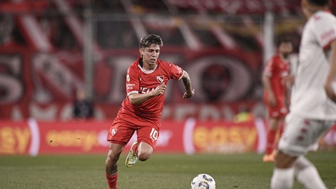 El Rojo ganó, escapó del fondo y es puntero